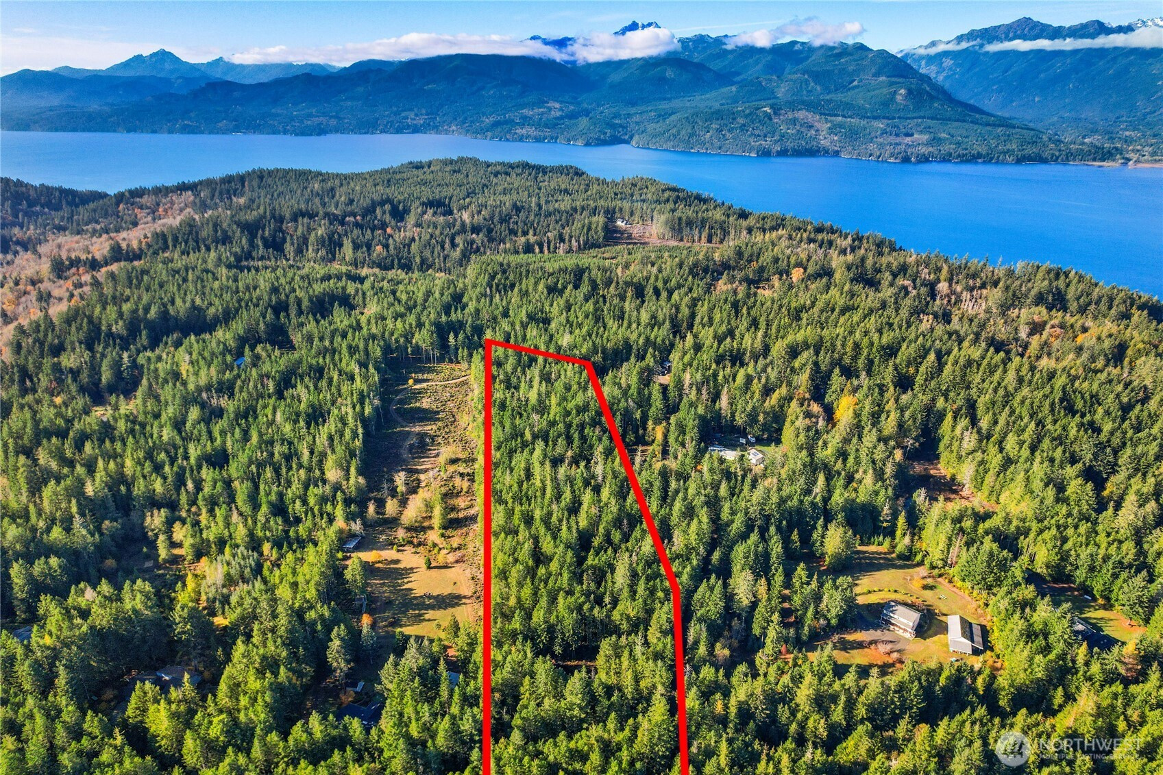 6077 Minnig Lane NW, Seabeck, WA 98380