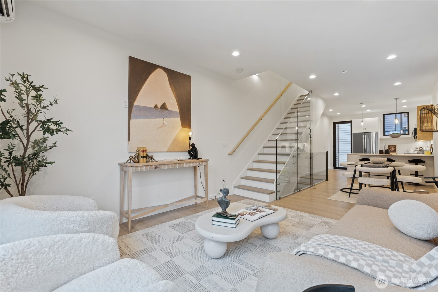 11229 Greenwood Avenue N, Seattle, WA 98133