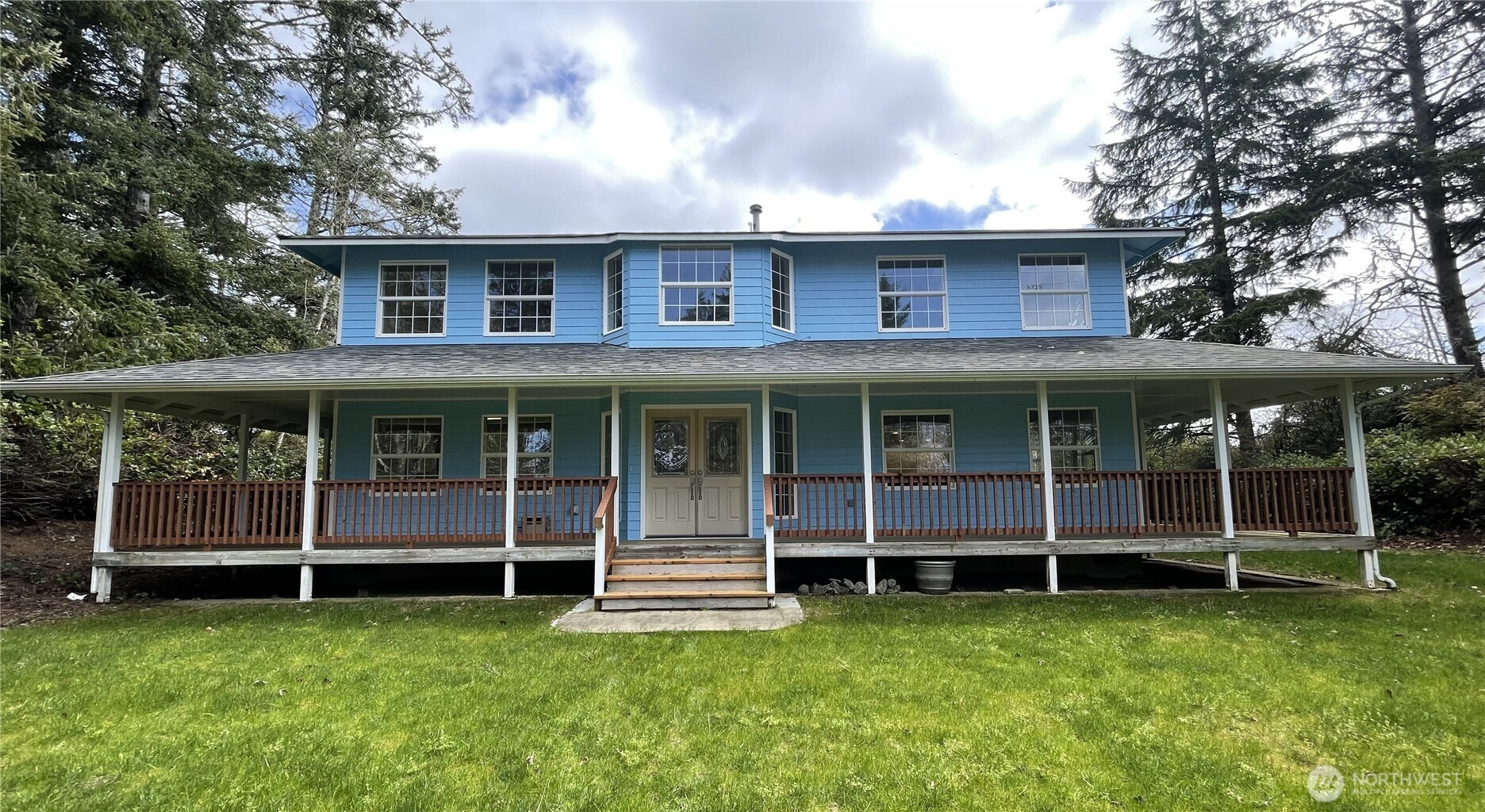 653 Sunset Avenue NE, Ocean Shores, WA 98569