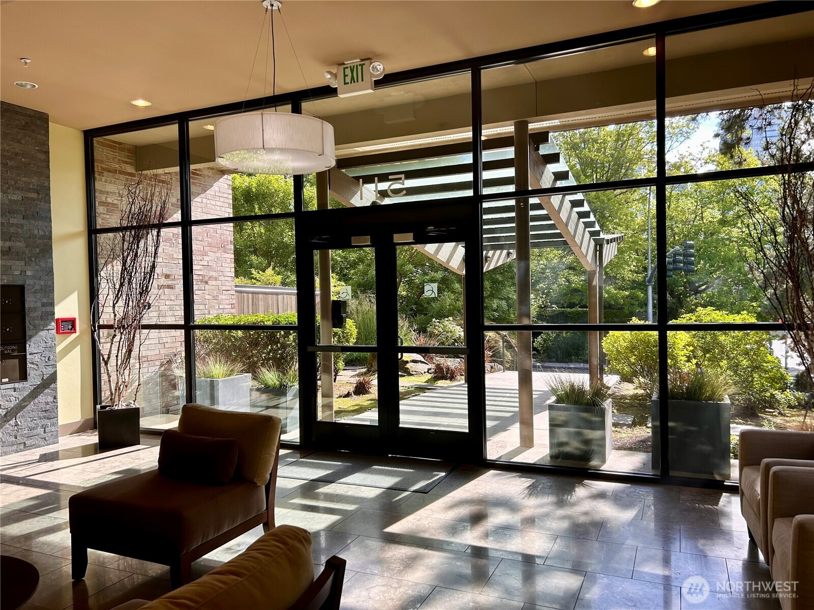 511 100th Avenue NE, Bellevue, WA 98004