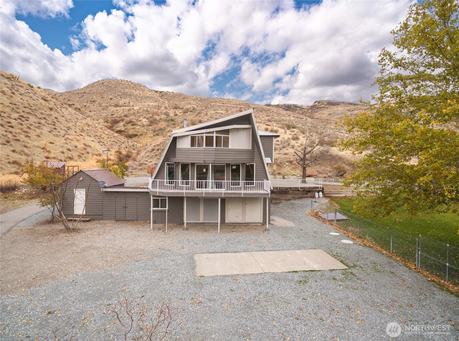 110 Bill Shaw Road, Pateros, WA 98846