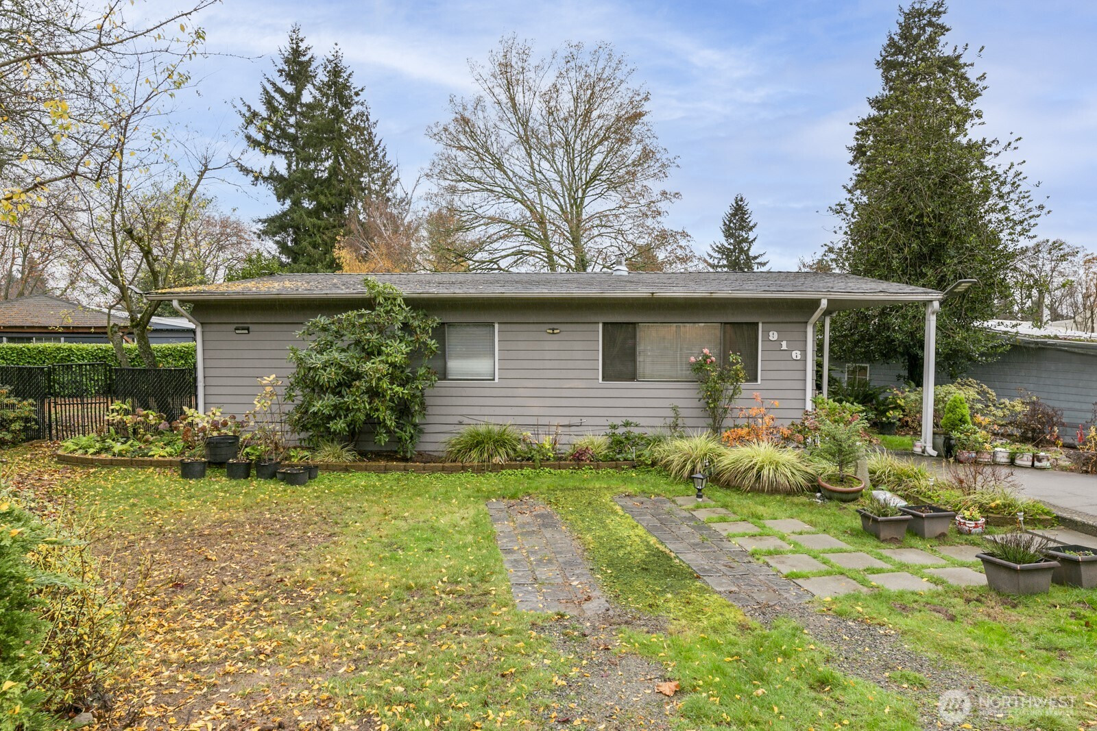 916 Ferndale Circle NE, Renton, WA 98056