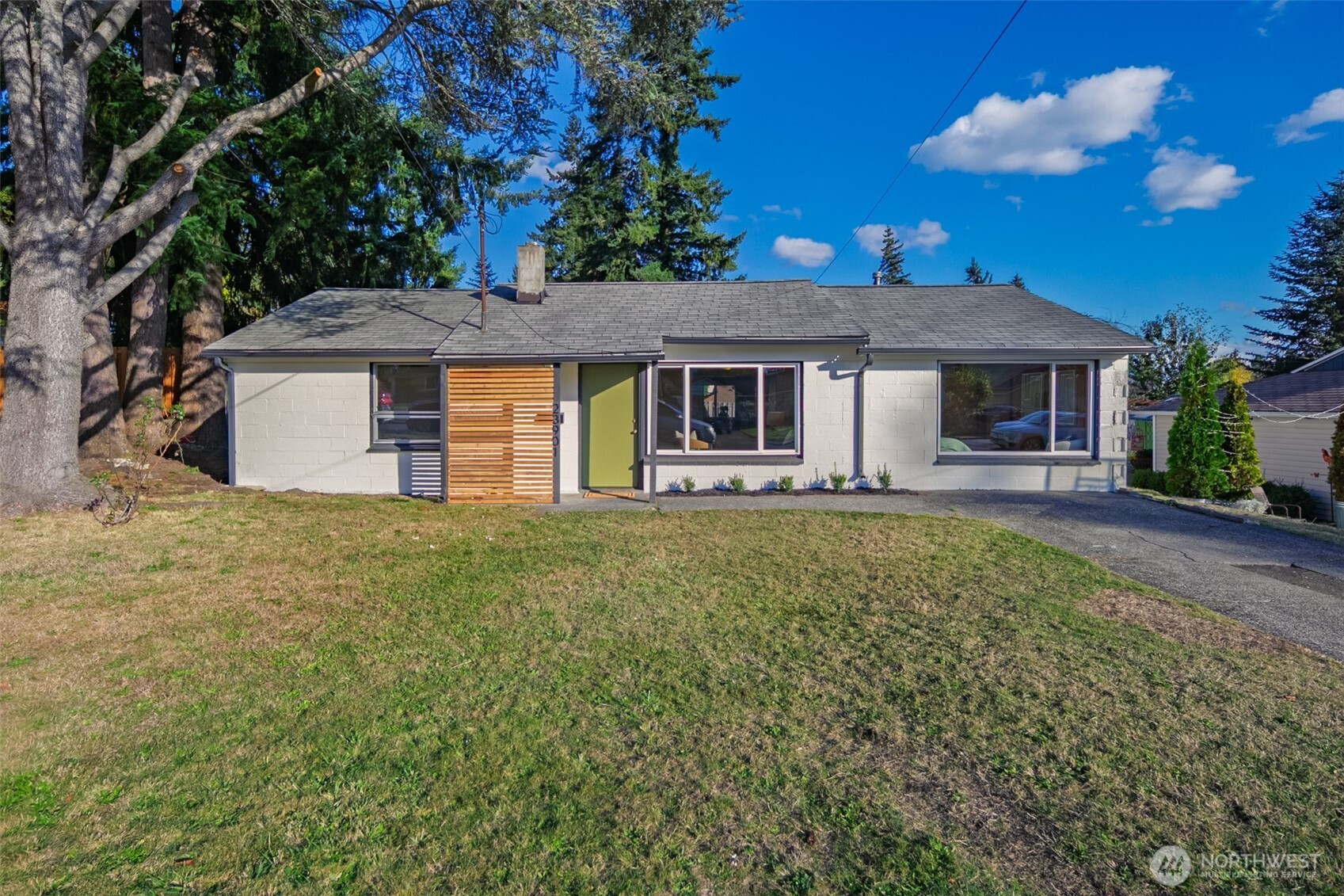 23901 59th Place W, Lake Forest Park, WA 98043