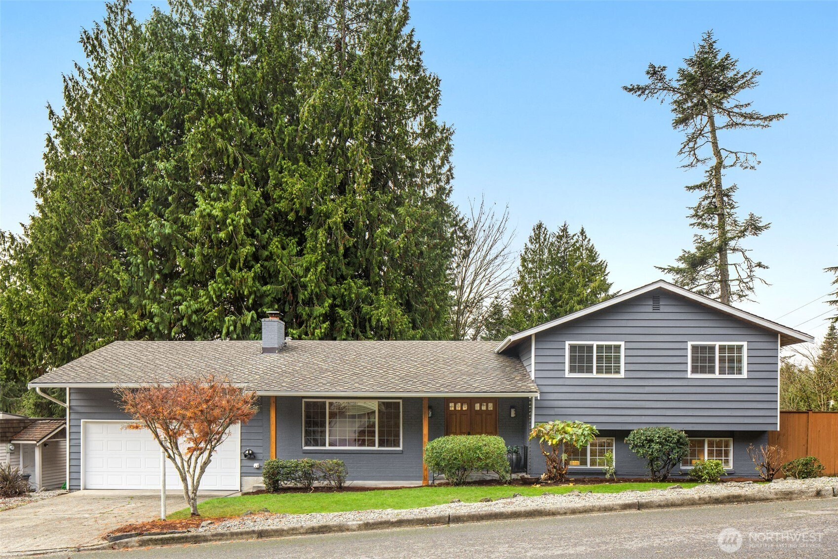 19415 36th Court NE, Lake Forest Park, WA 98155