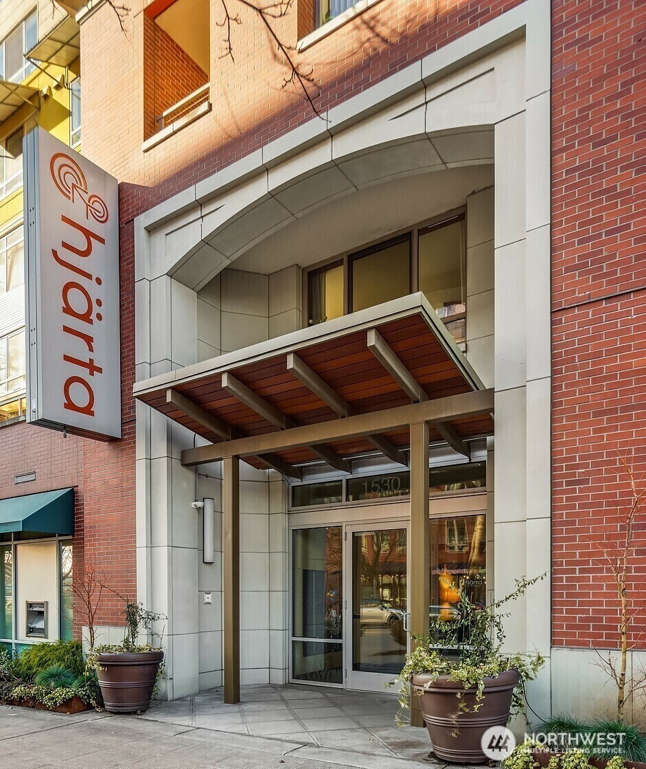 1530 NW Market Street, Seattle, WA 98107