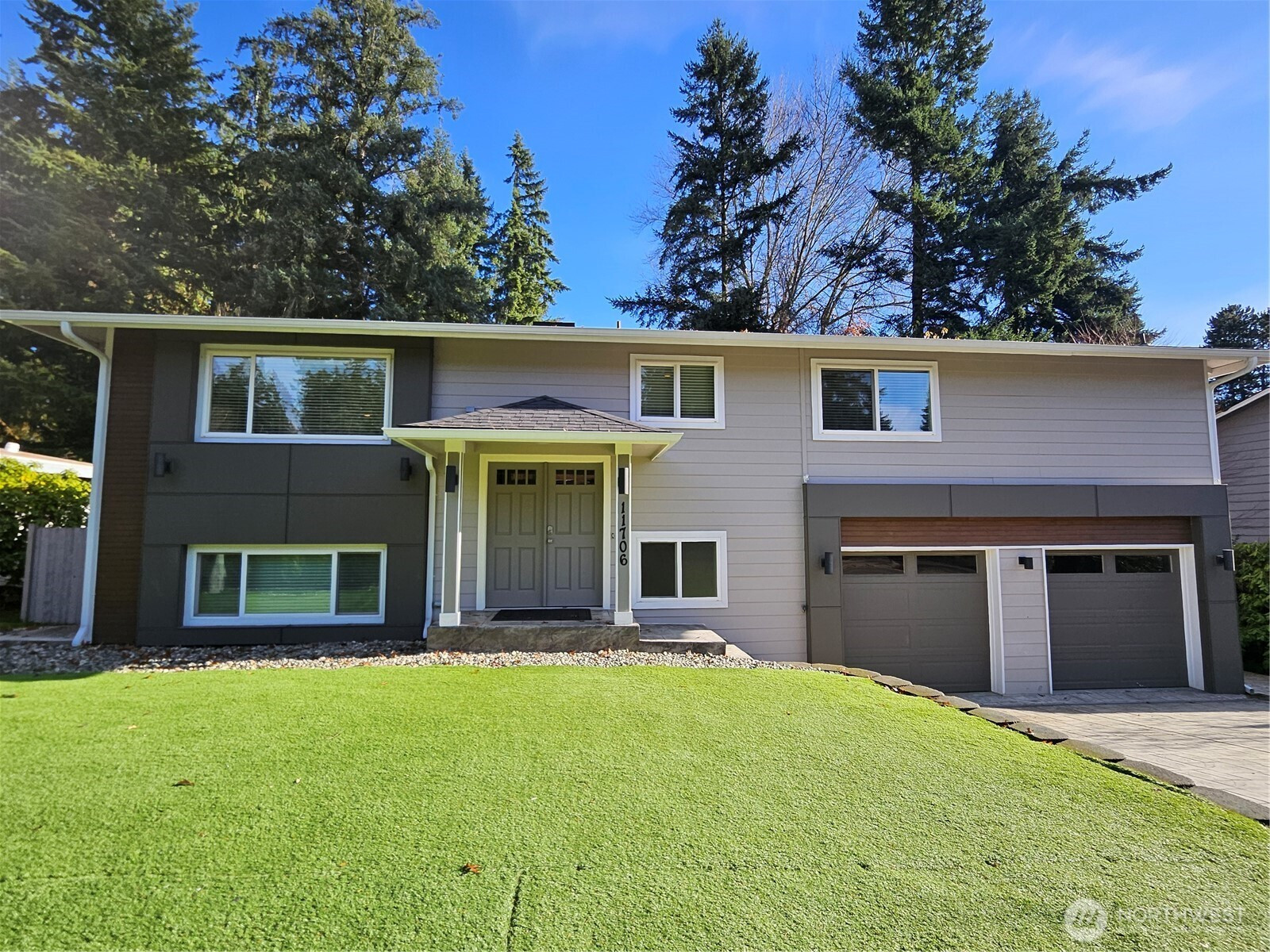 11706 110th Avenue NE, Kirkland, WA 98034
