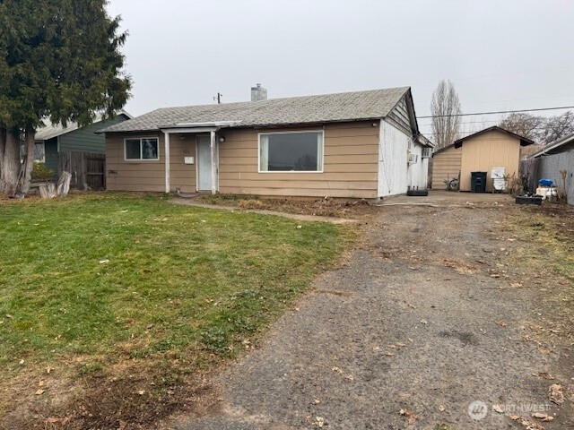 625 S Hawthorne Drive, Moses Lake, WA 98837