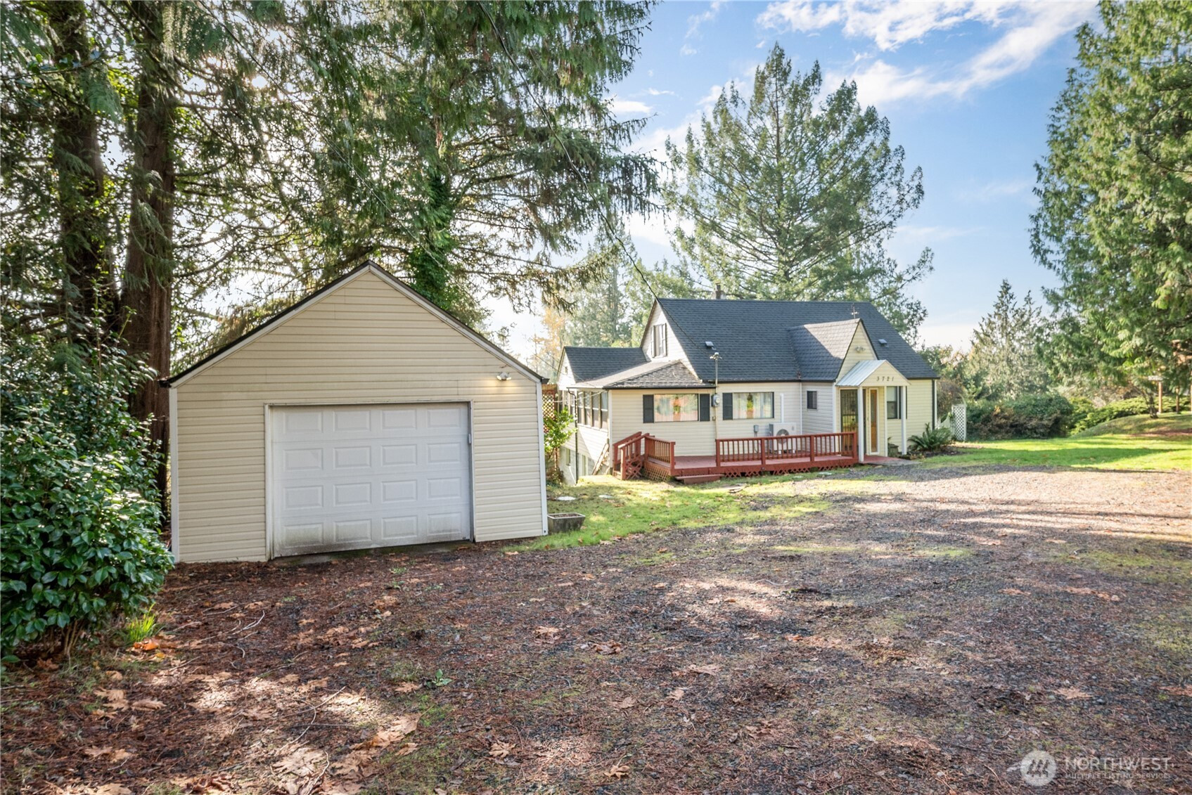 3721 Columbia Heights Road, Longview, WA 98632