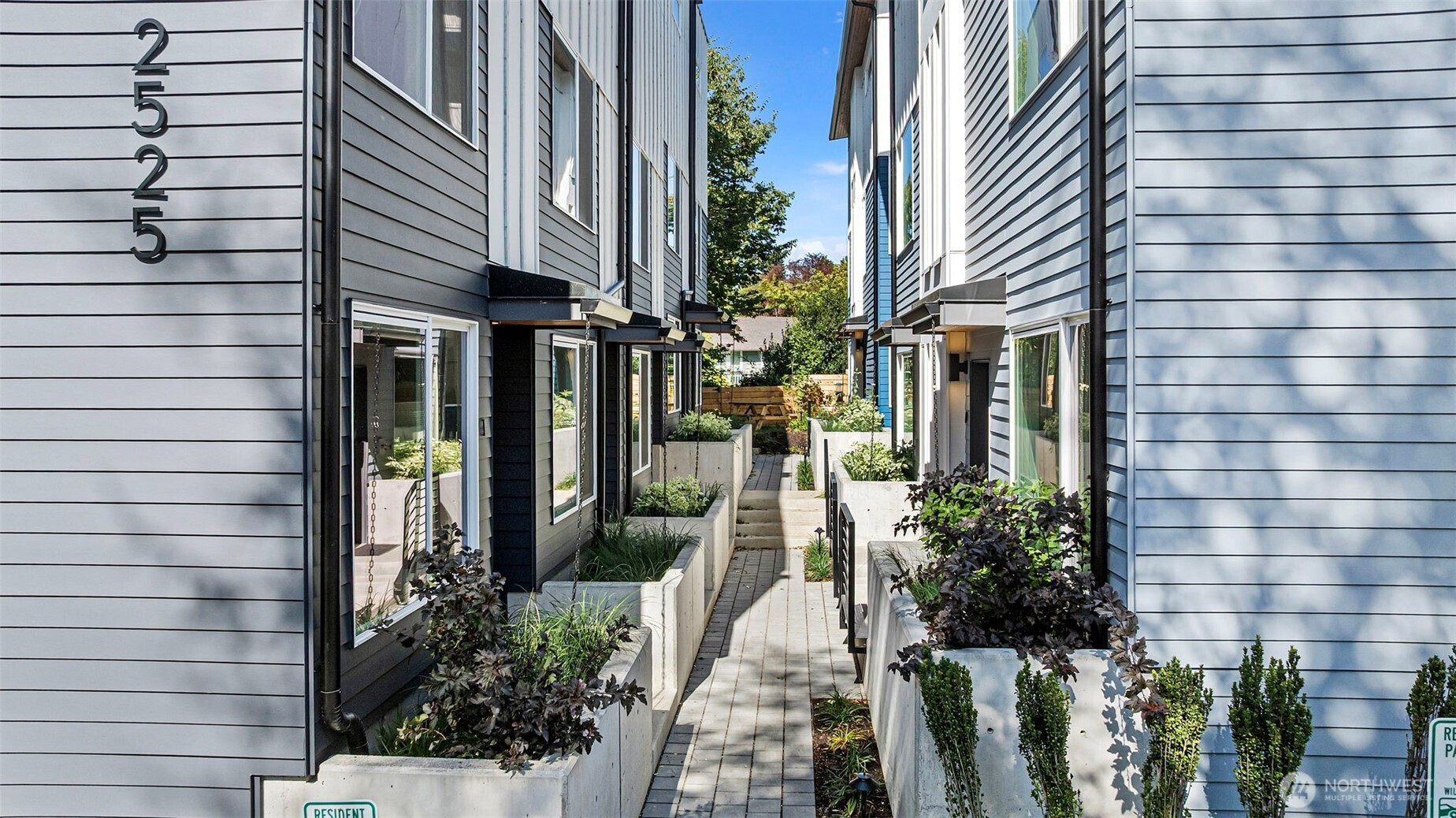 2527 29th Avenue S, Seattle, WA 98144