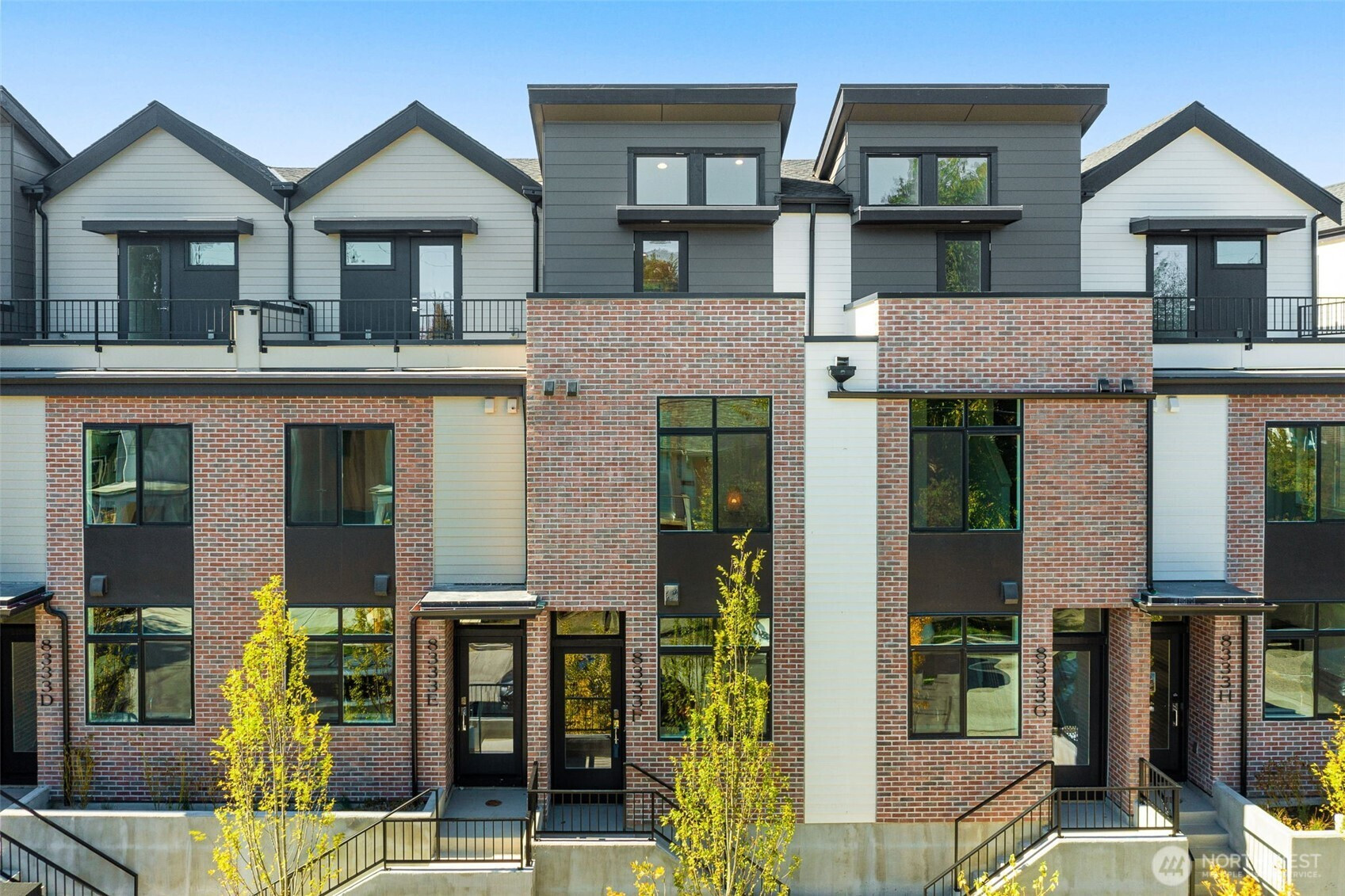 8333 E 12th Avenue NW, Seattle, WA 98117