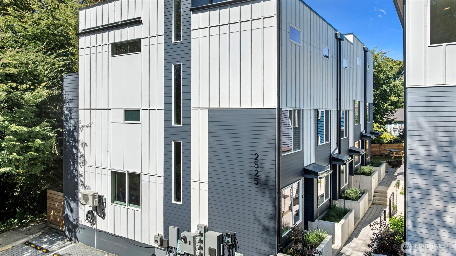 2525 29th Avenue S, Seattle, WA 98144