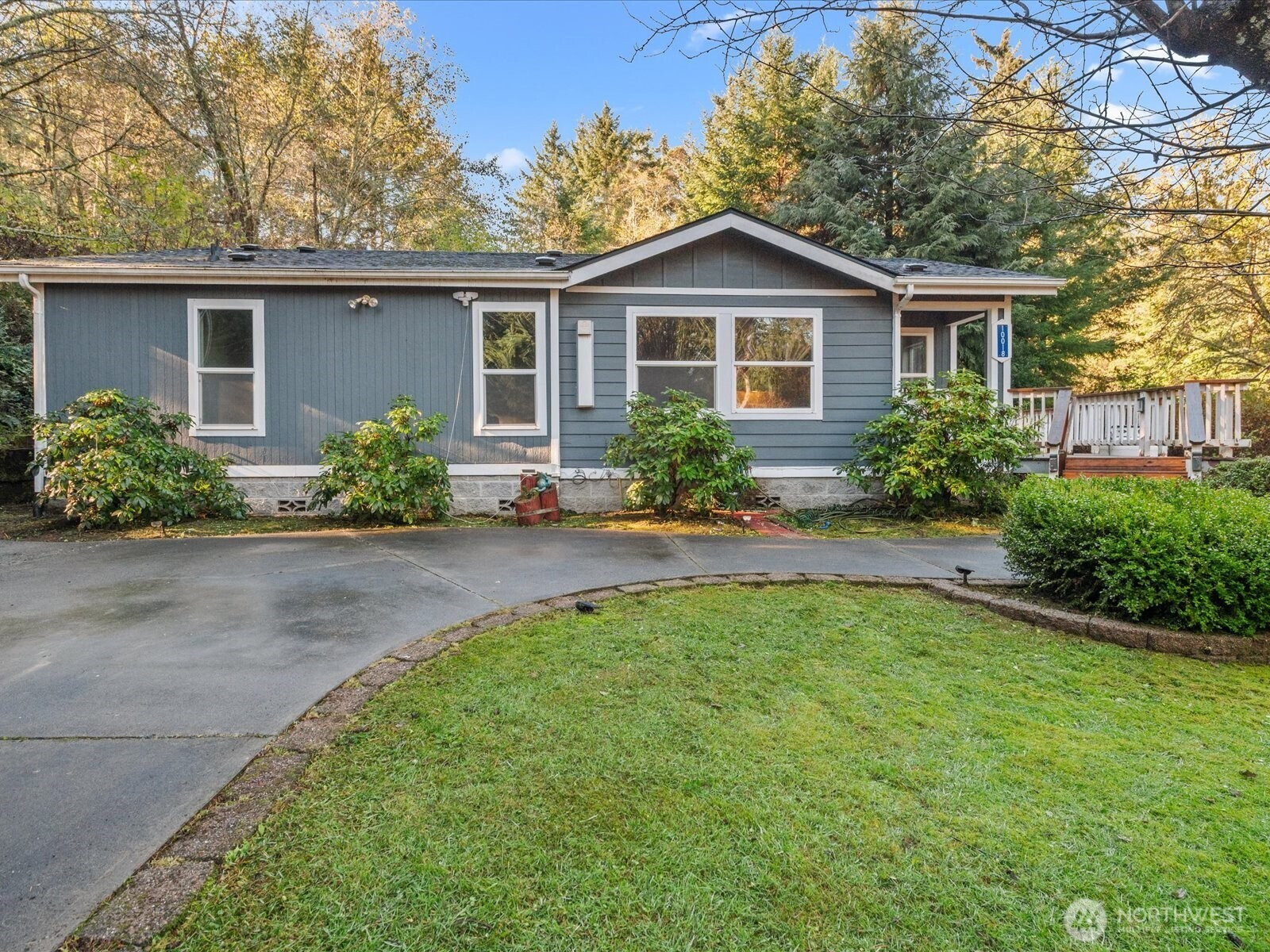 10018 Selma Circle, Anderson Island, WA 98303
