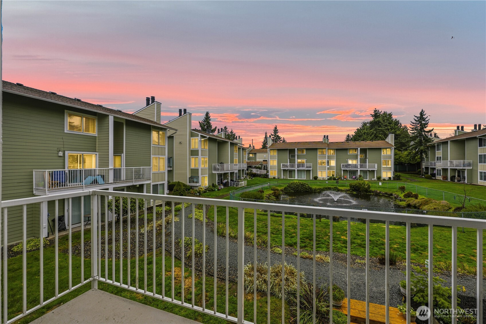 22242 24th Ave S, Des Moines, WA 98198