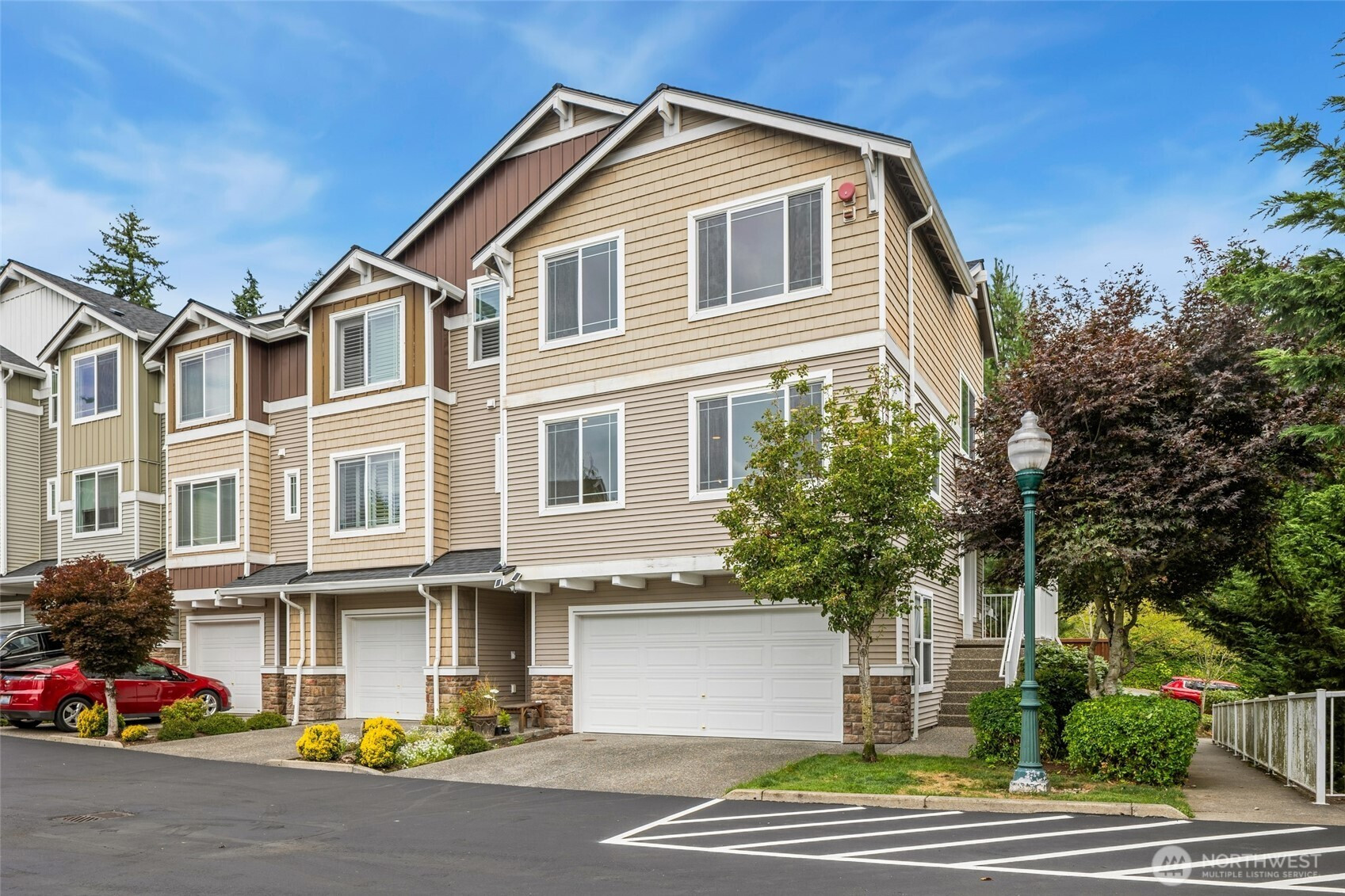 15720 Manor Way, Lynnwood, WA 98087