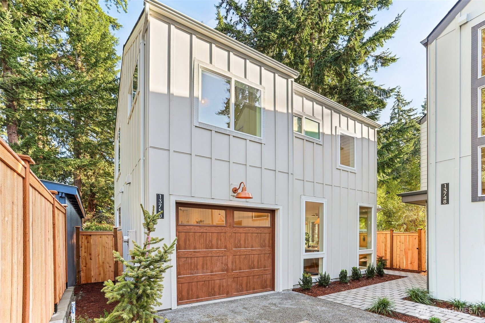 13750 Stone Avenue N, Seattle, WA 98133