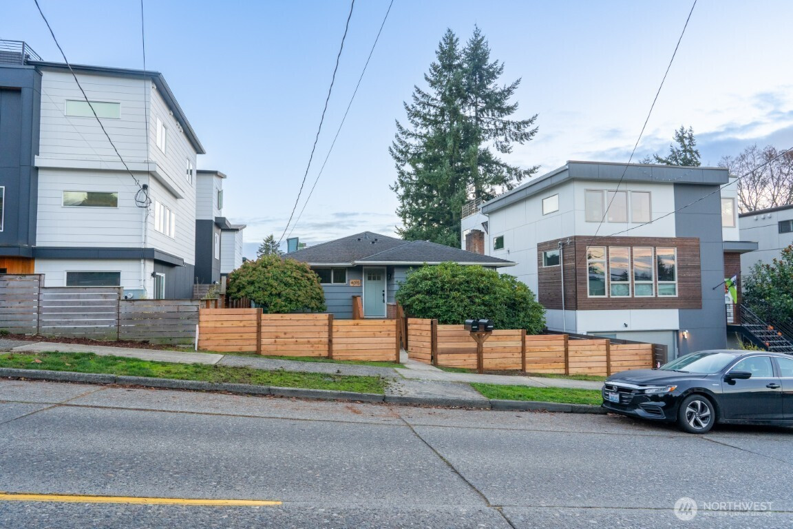 4015 SW Thistle Street, Seattle, WA 98136