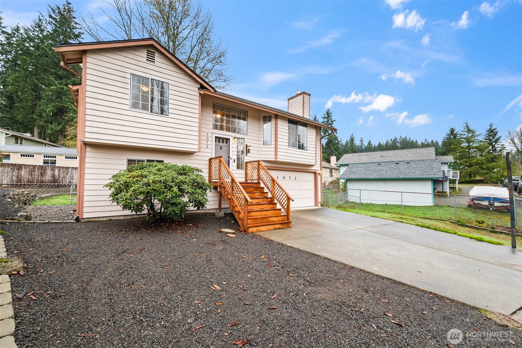 1072 NE Lombard Court, Bremerton, WA 98311
