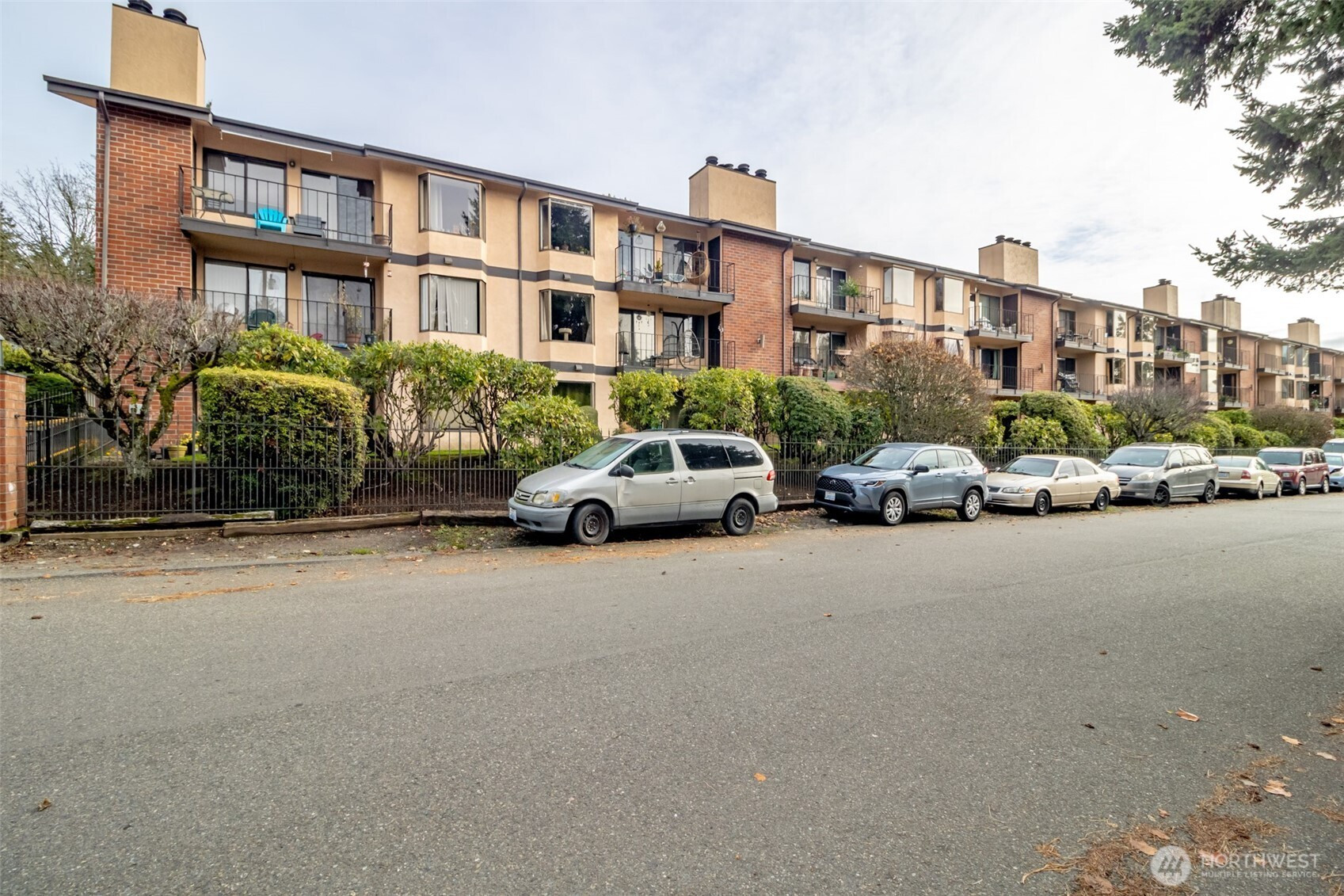 22700 28th Avenue S, Des Moines, WA 98198