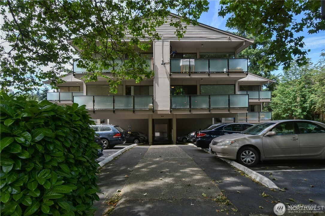 321 Bellevue Way SE, Bellevue, WA 98004