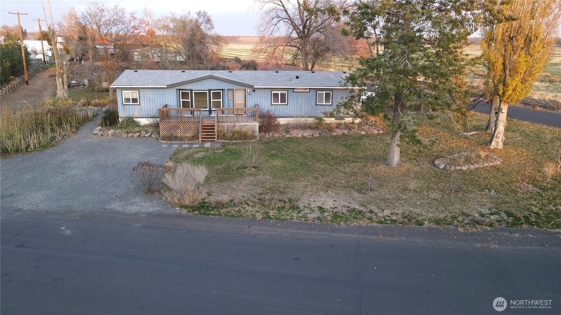 37585 Western Avenue NE, Coulee City, WA 99115