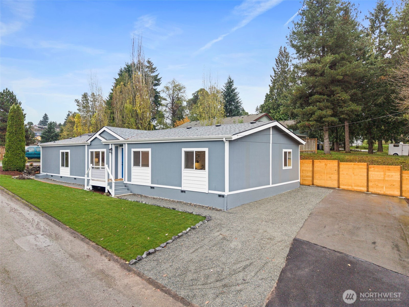 2525 SW 102nd Lane, Seattle, WA 98146