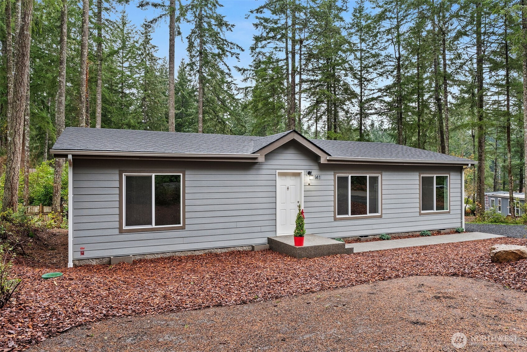 141 E Dalkeith Road, Shelton, WA 98584