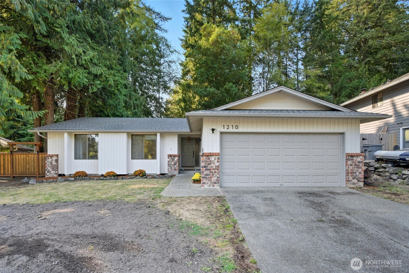 1210 NW Huckle Drive, Bremerton, WA 98311