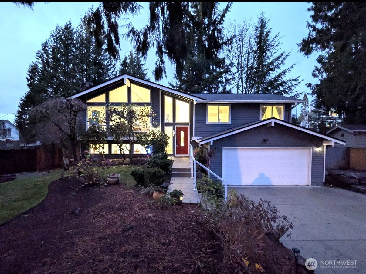 11806 NE 69th Place, Kirkland, WA 98033