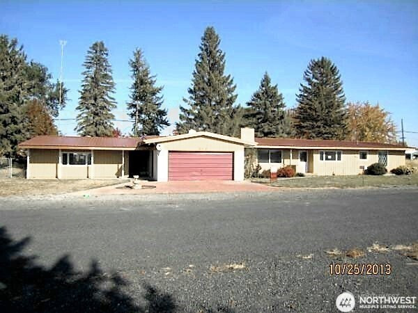 212 E Locust Street, Coulee City, WA 99115