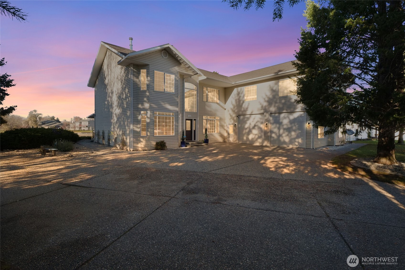 506 S Sandalwood Place, Moses Lake, WA 98837