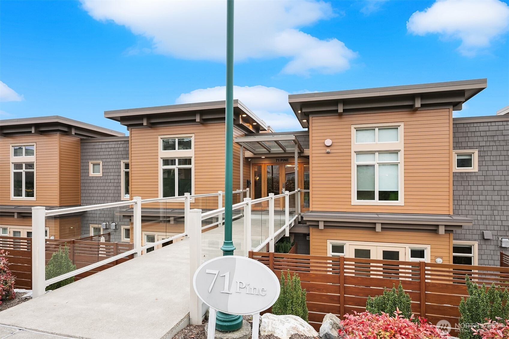 71 Pine Street, Edmonds, WA 98020