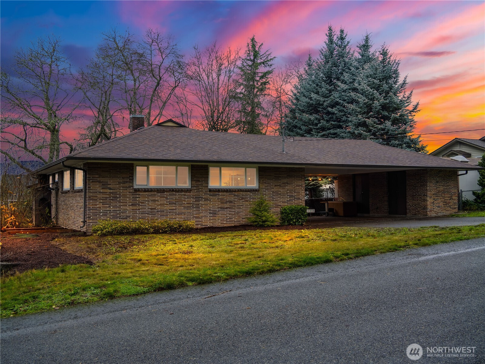 723 21st Avenue SW, Puyallup, WA 98371