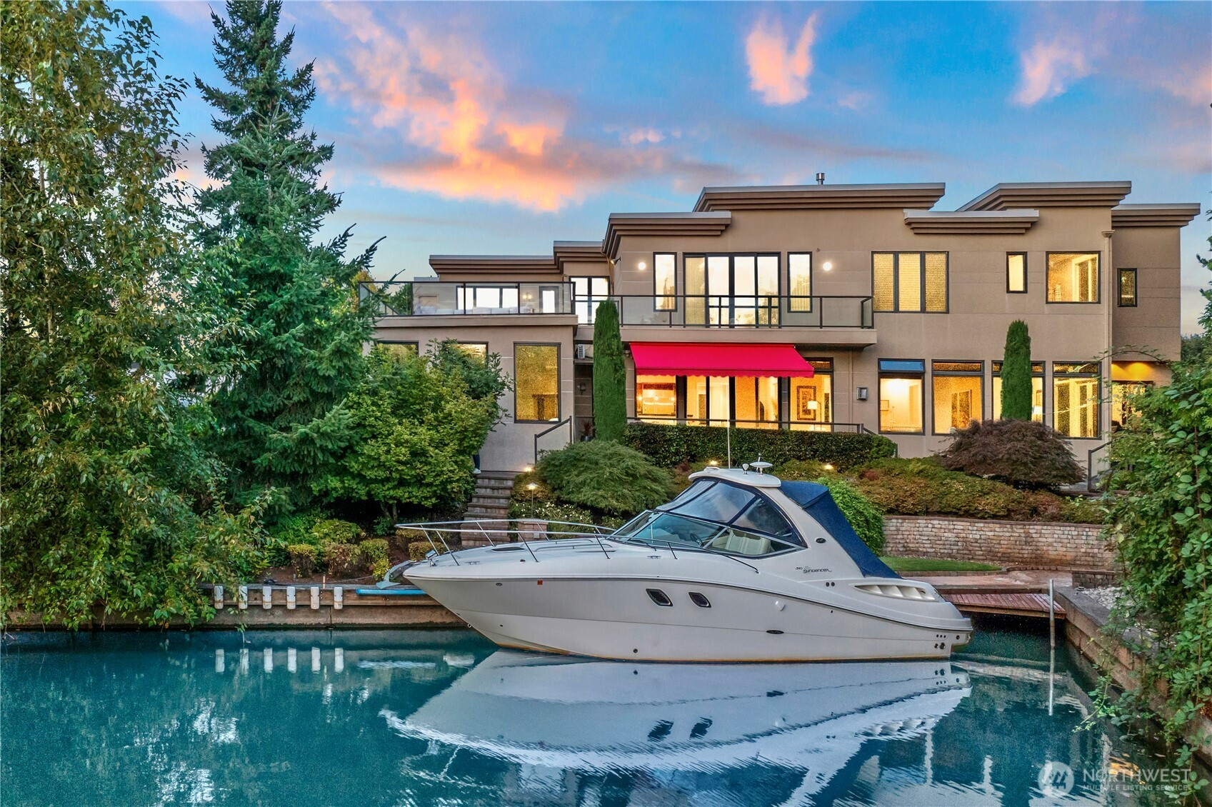 2 Crescent Key SE, Bellevue, WA 98006