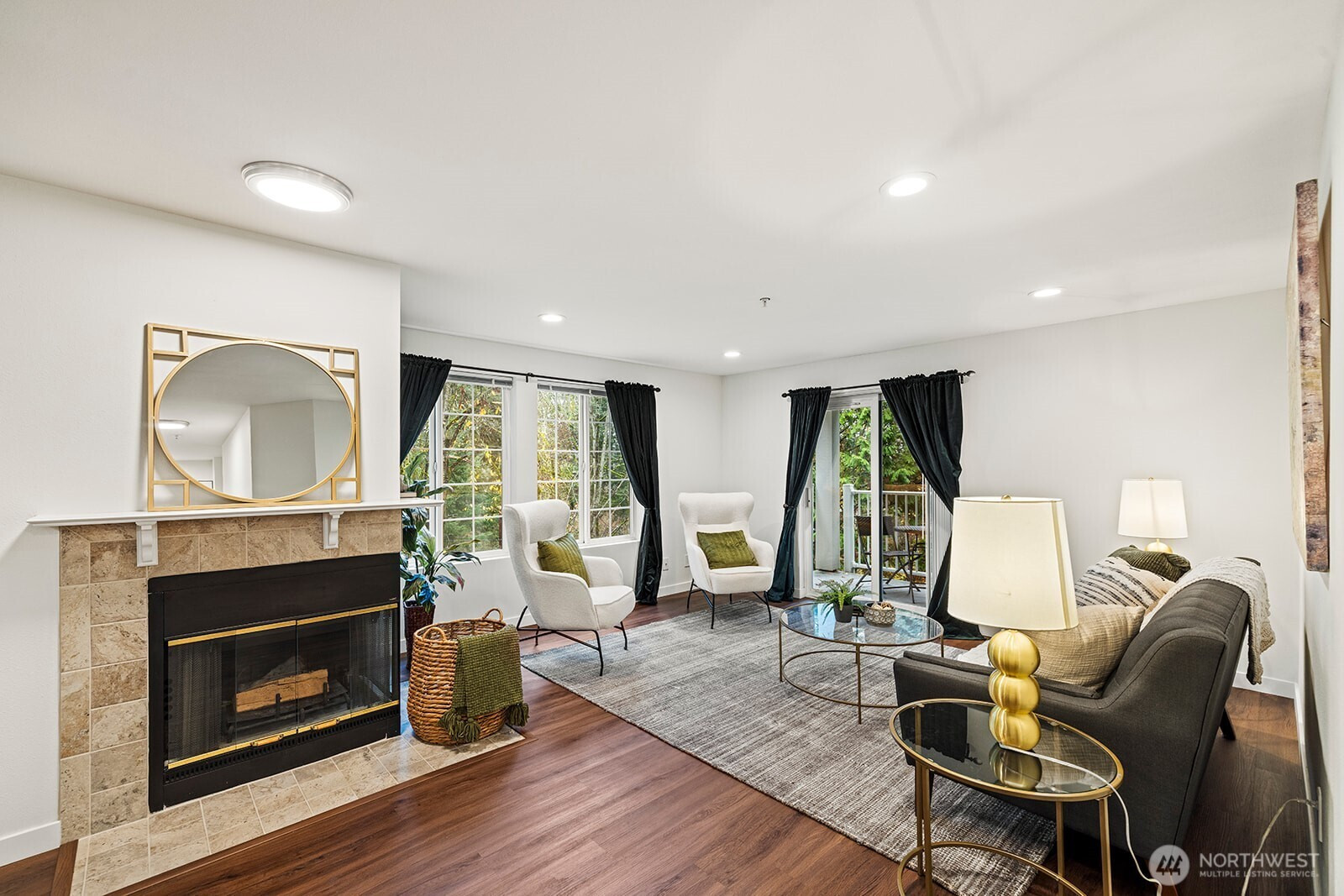 1692 118th Avenue SE, Bellevue, WA 98005