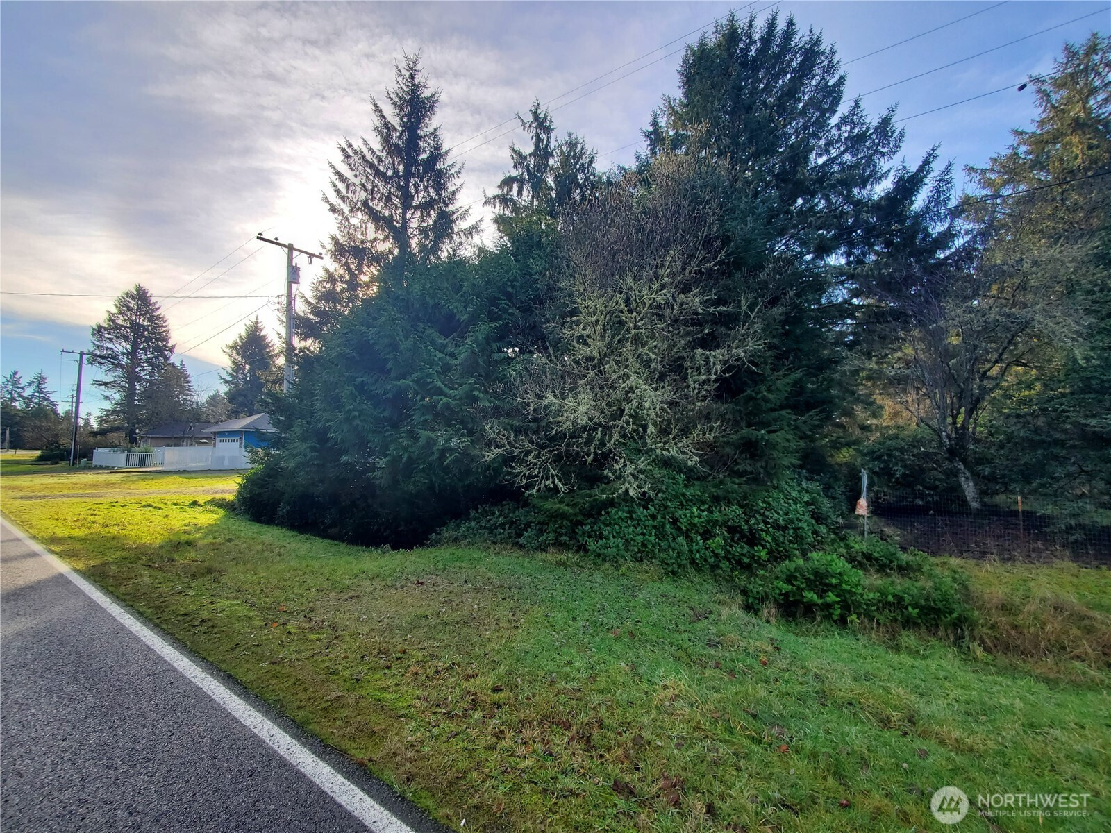 407 Mount Olympus Avenue SE, Ocean Shores, WA 98569