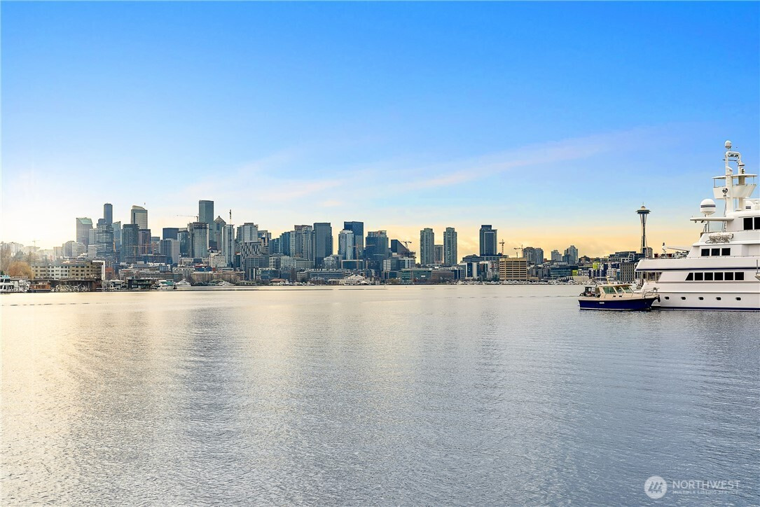 2309 N Northlake Way, Seattle, WA 98103