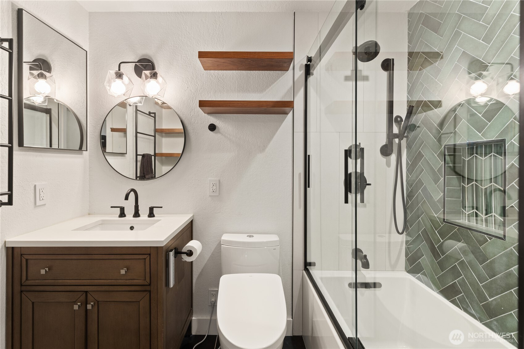 16817 Larch Way, Lynnwood, WA 98037