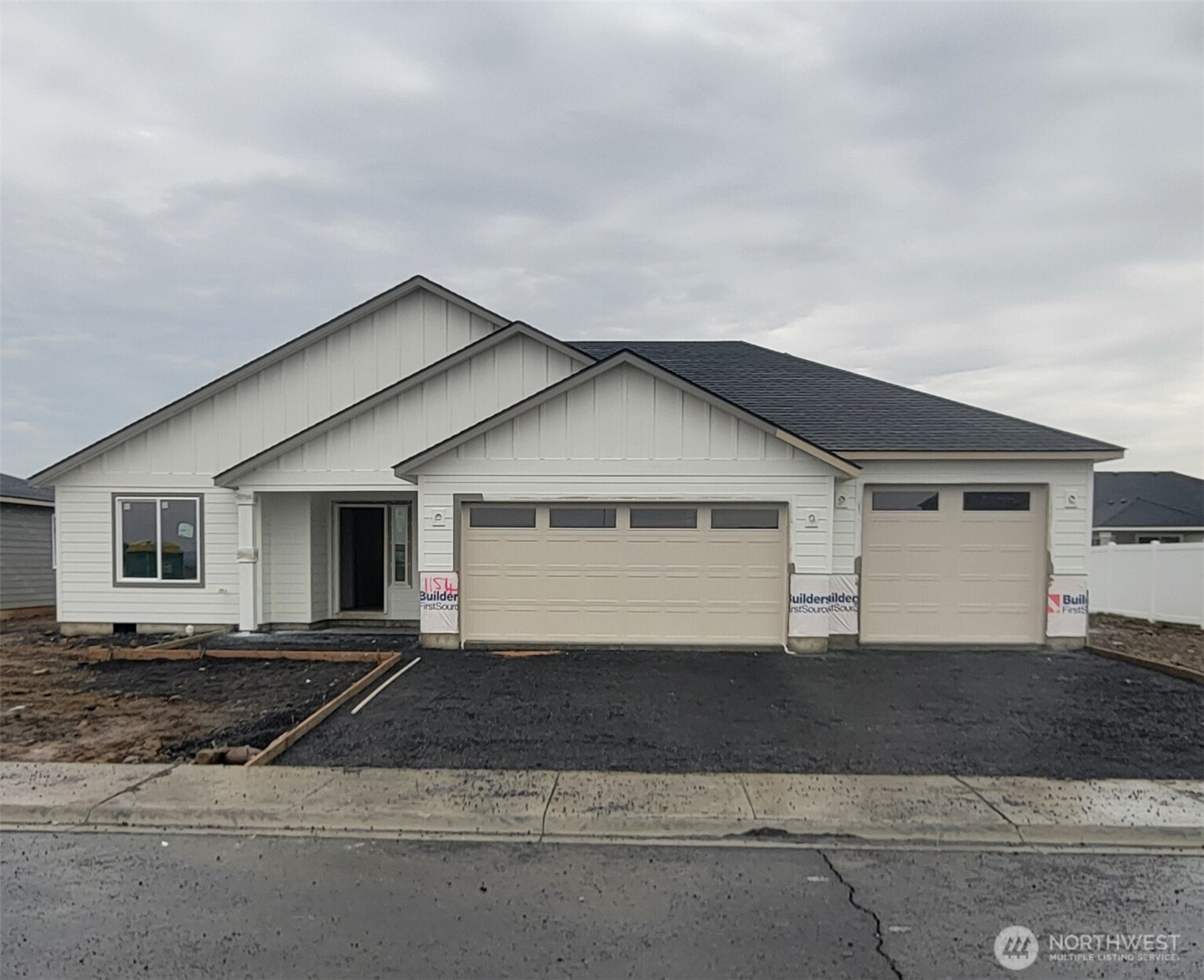 1154 8th Avenue NE, Ephrata, WA 98823