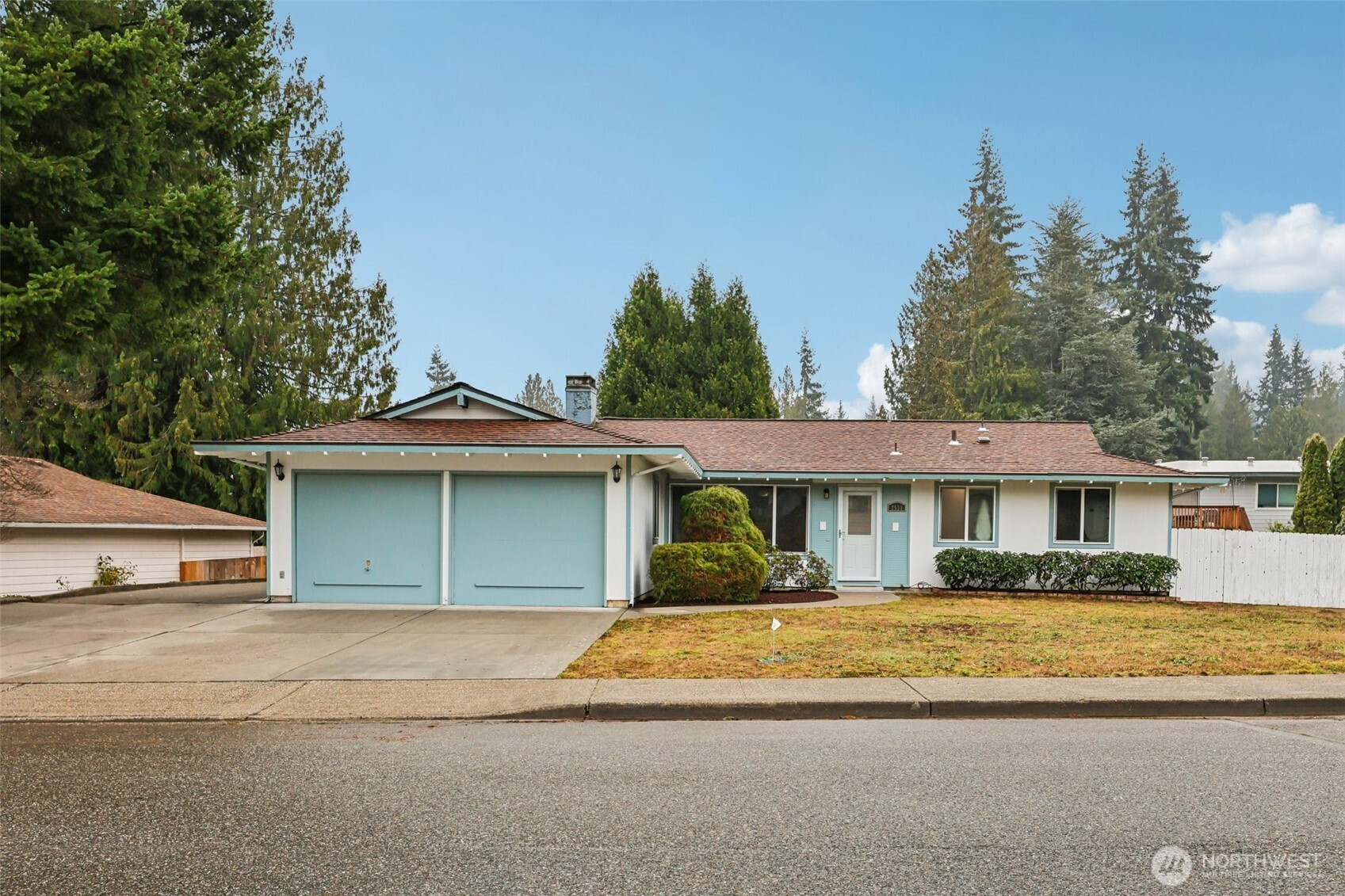2530 Panaview Boulevard, Everett, WA 98203