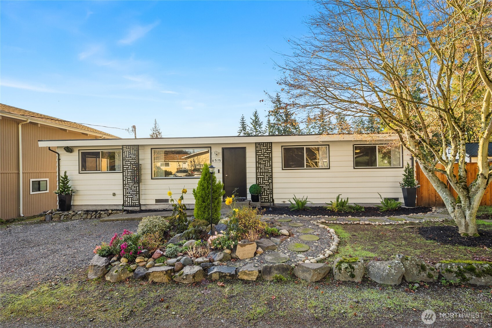 4515 NE 17th Place, Renton, WA 98059