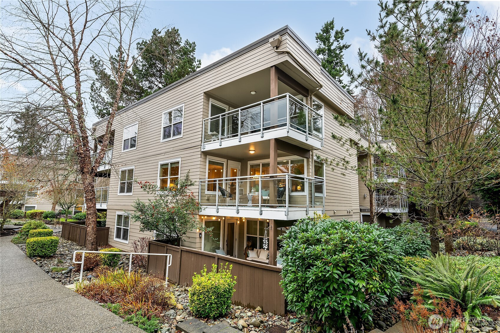 23015 Edmonds Way, Edmonds, WA 98020