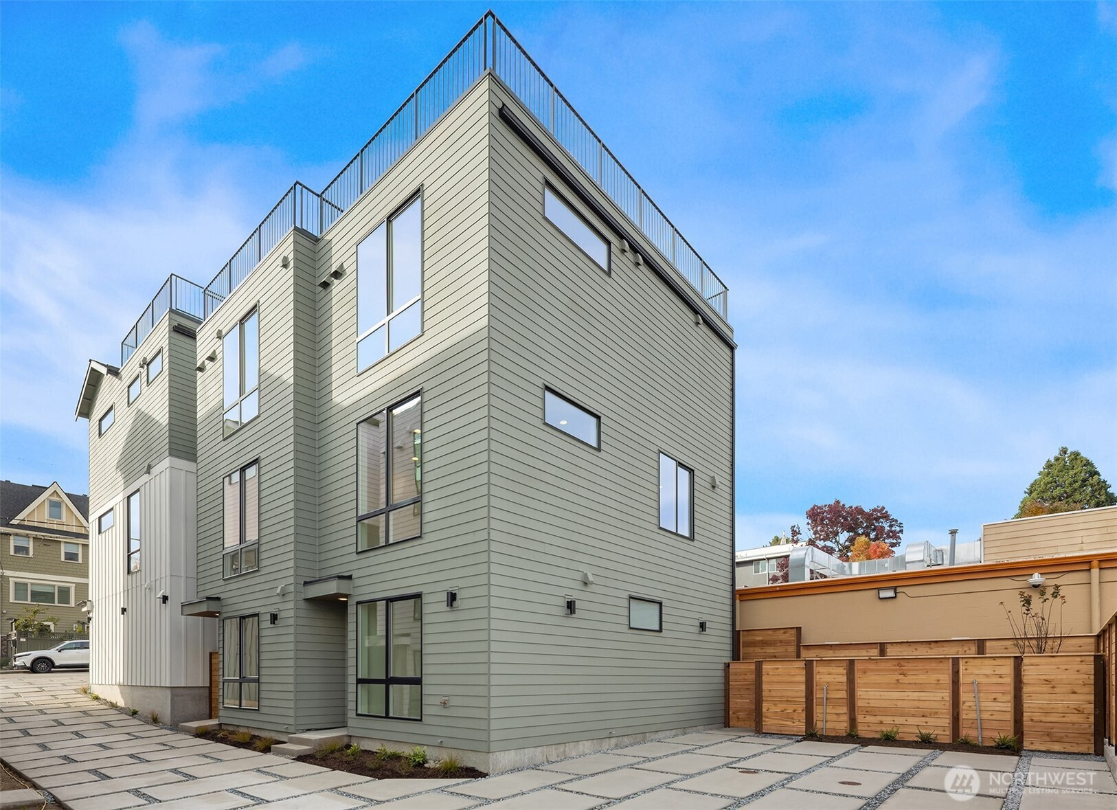 4422 1st Avenue NE, Seattle, WA 98105