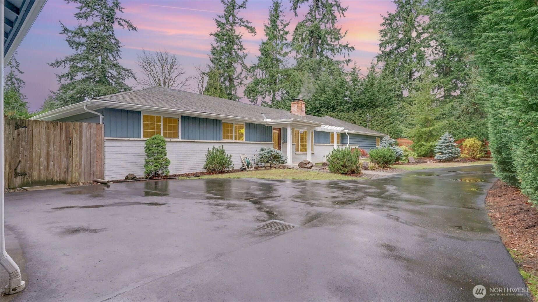 6201 Island Crest Way, Mercer Island, WA 98040