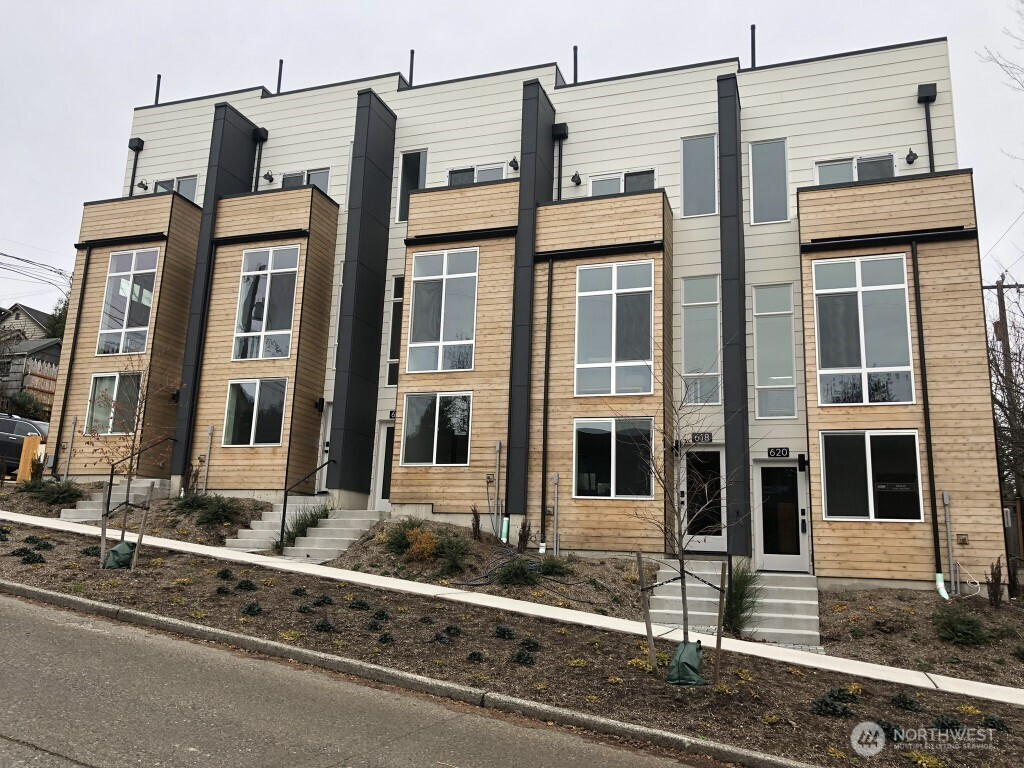 620 N 41st Street, Seattle, WA 98103