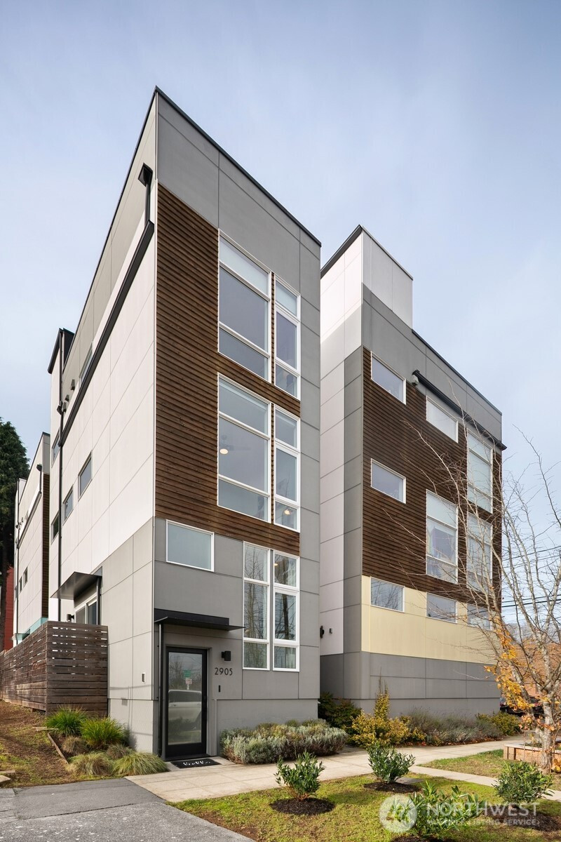 2905 18th Avenue S, Seattle, WA 98144