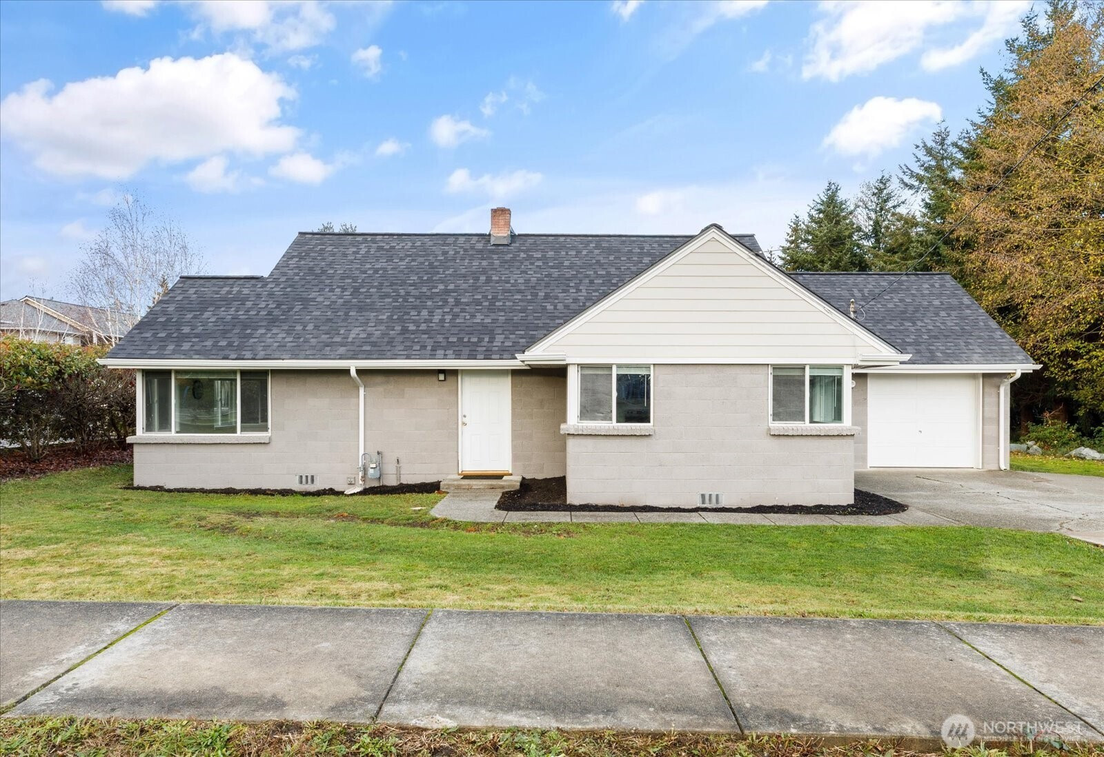 350 NE 7th Avenue, Oak Harbor, WA 98277