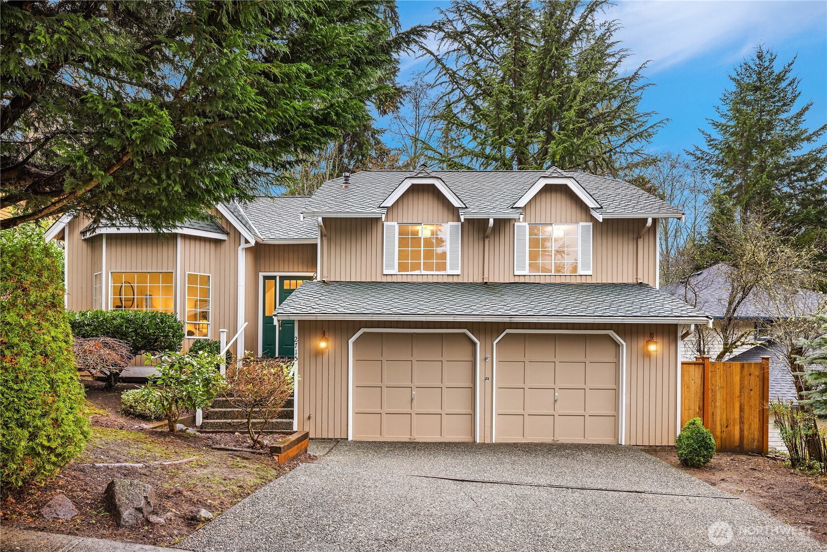 2715 NE 184th Place, Lake Forest Park, WA 98155