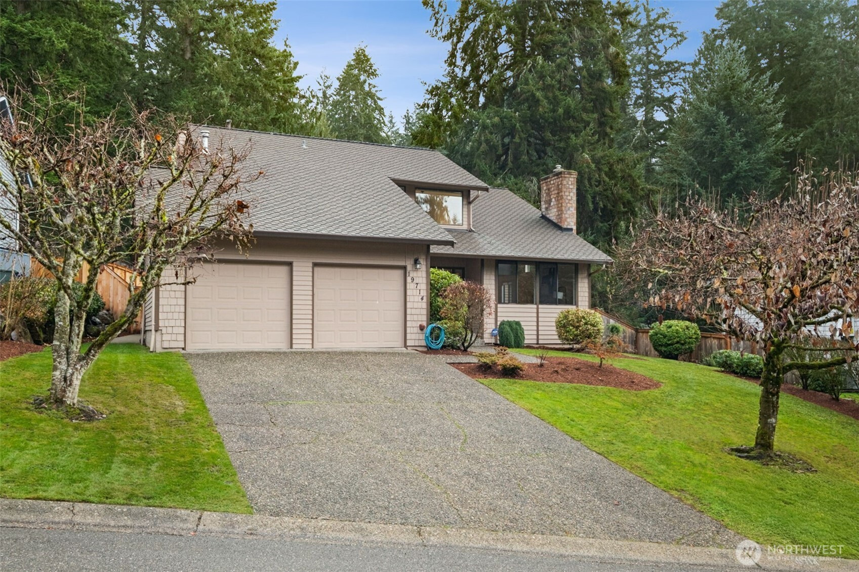 19714 41st Avenue NE, Lake Forest Park, WA 98155