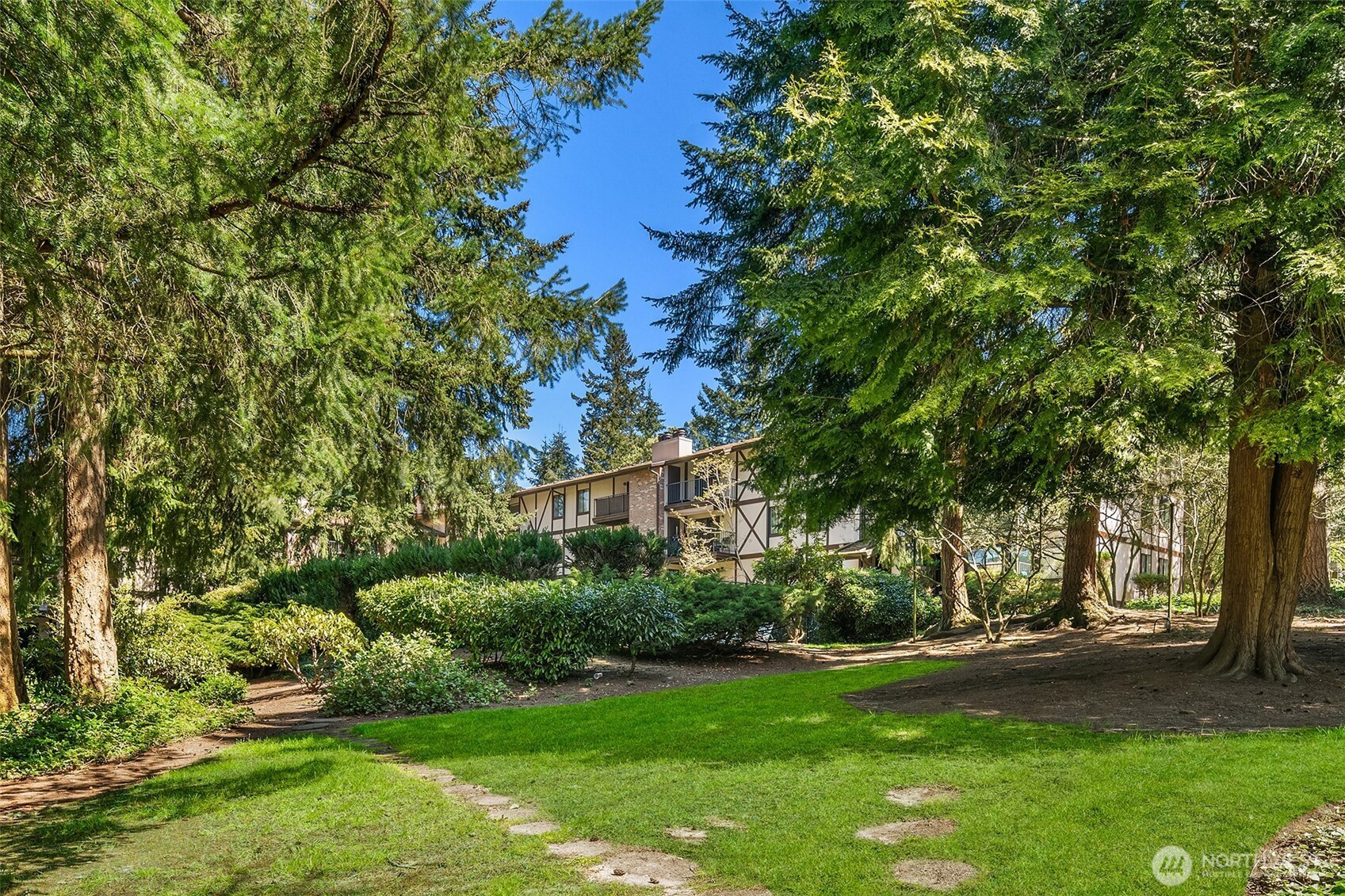 4501 Grandview Drive W, University Place, WA 98466