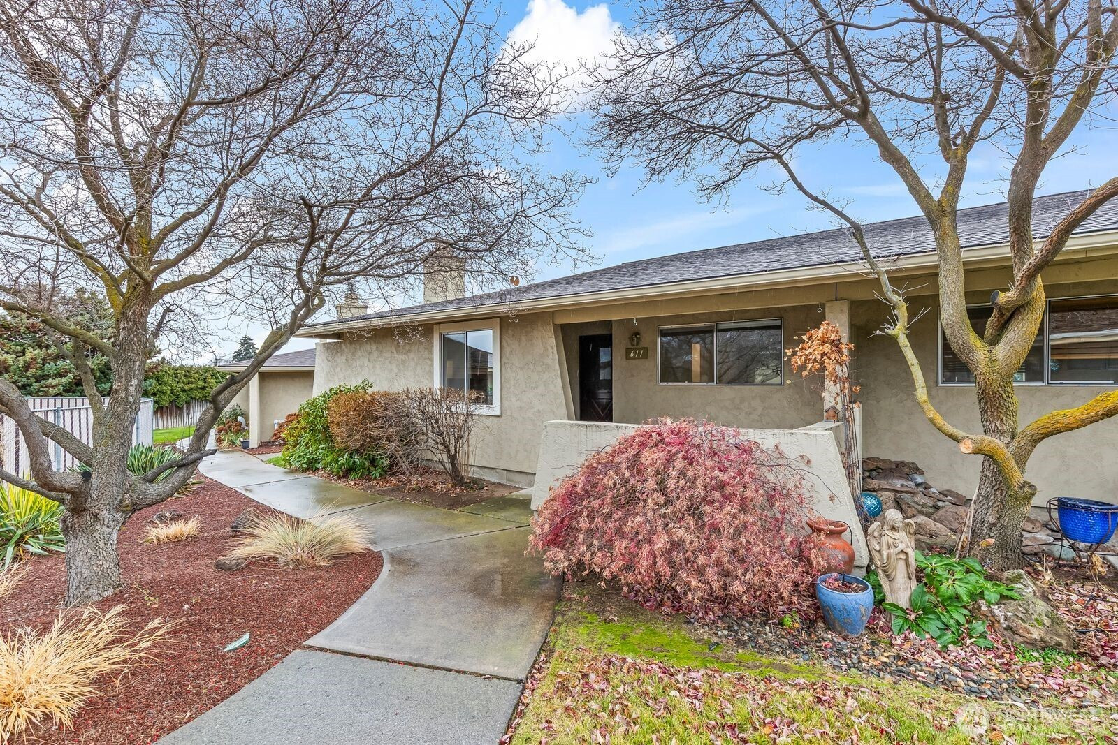 611 N 50th Avenue, Yakima, WA 98908